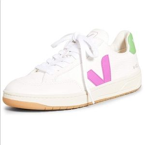 Women’s Veja V-12 Sneaker